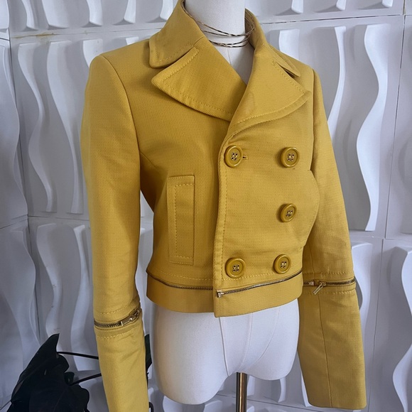 BCBGMaxAzria Jackets & Blazers - BCBGMaxAzria Mustard Double-Breasted Cropped Pea Coat